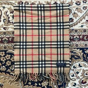 Burberry Beige Authentic Scarf | 100% Lambswool | Great condition